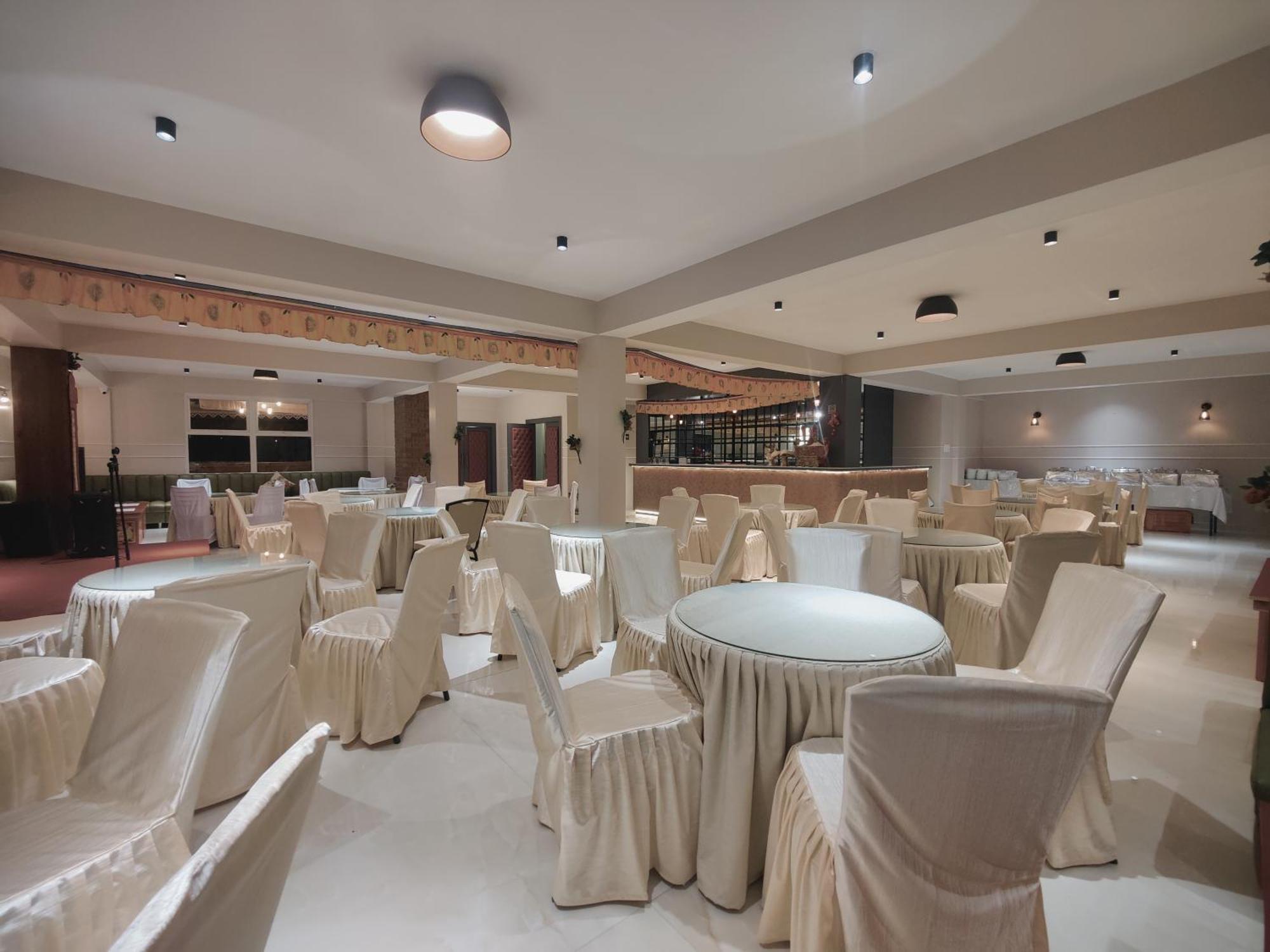 Maplewood Hotel & Spa 강토크 외부 사진